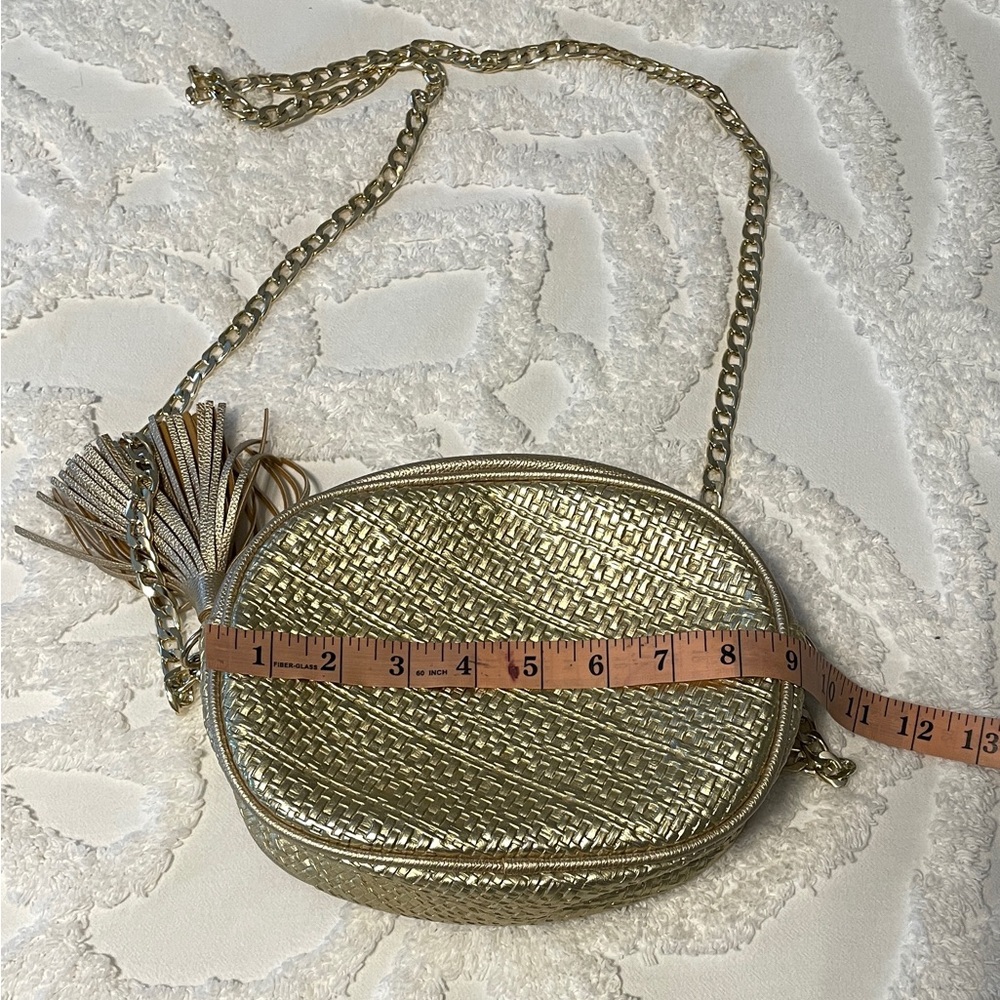 Woven Metallic Gold Purse with Fringe Tassel - Picture 6 of 8
